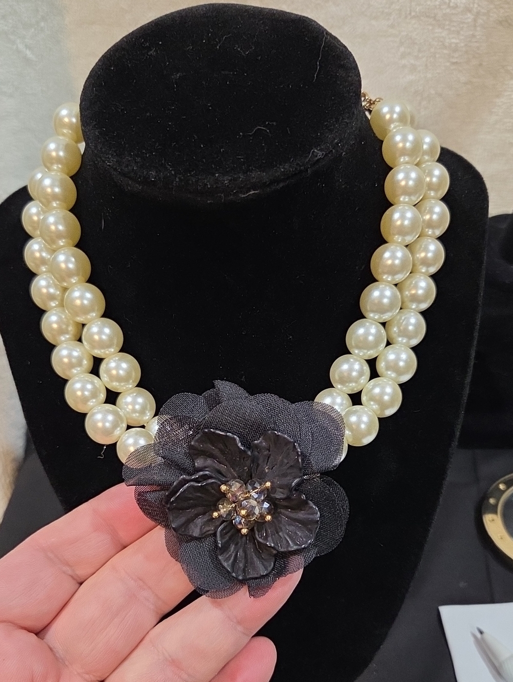 DOUBLE STRAND FAUX PEARL STATEMENT NECKLACE